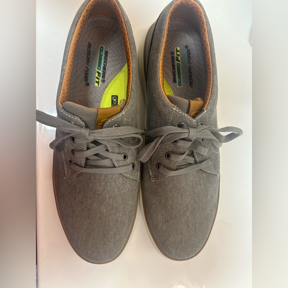 Skechers Moreno-Emerson men’s canvas sneakers. Taupe size 14 minimal wear